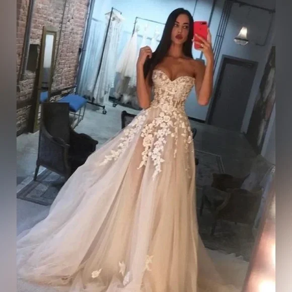 Strapless Gown with White Floral Details - Picture 4 of 15